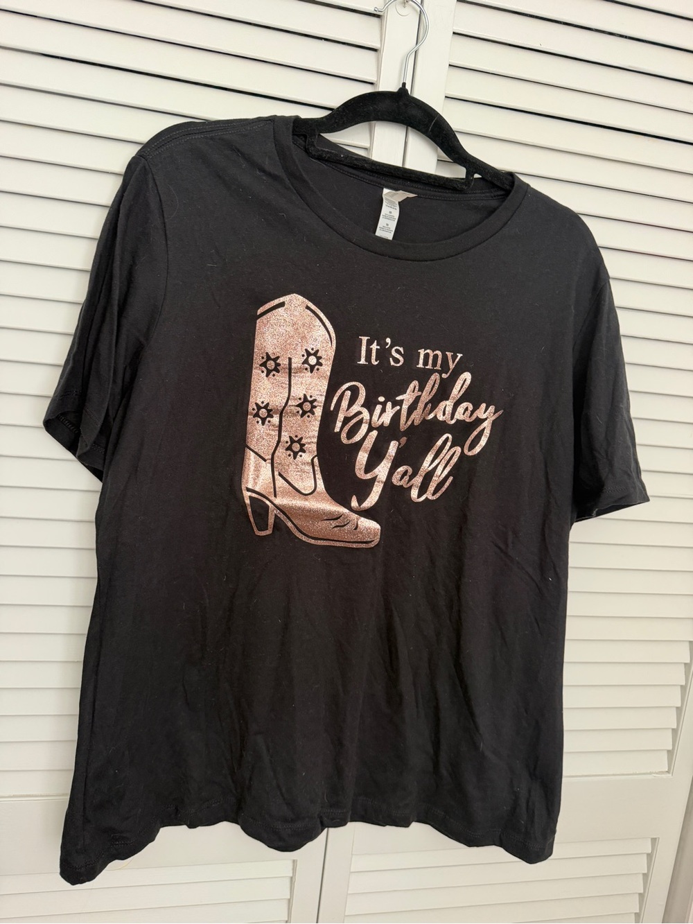 Black Custom Crewneck T-Shirt It’s My Birthday Y’all Size XL